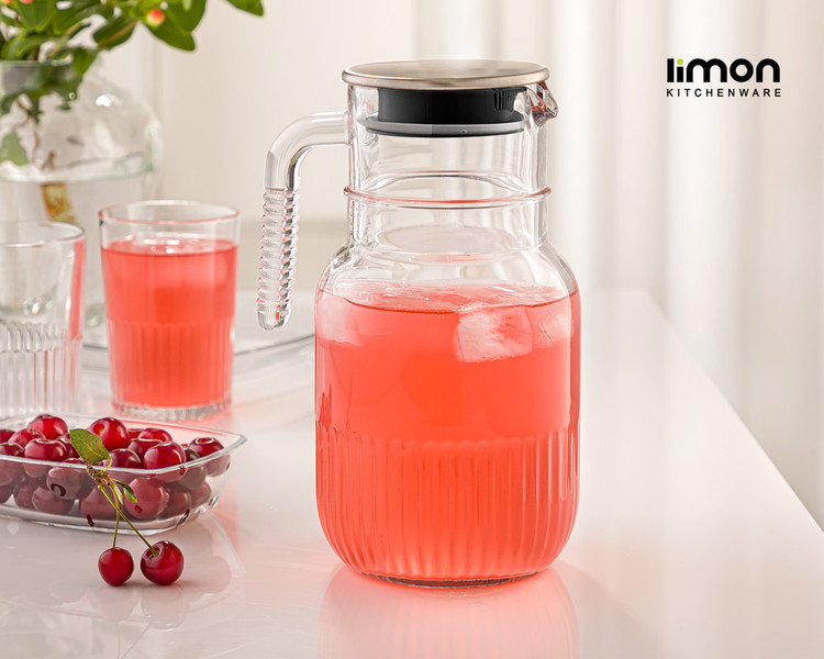 پارچ شیشه ای شیاردار 1.5 لیتری درب استیل